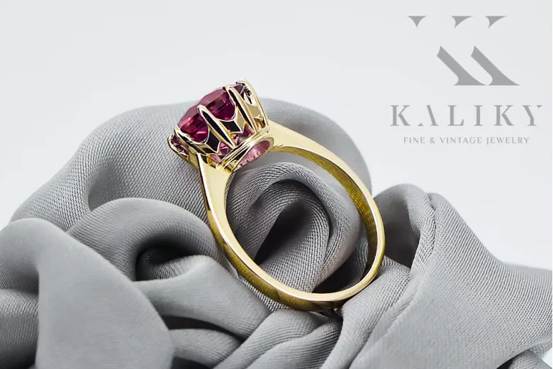 Vintage Ring Ruby 14K Yellow gold vrc157y